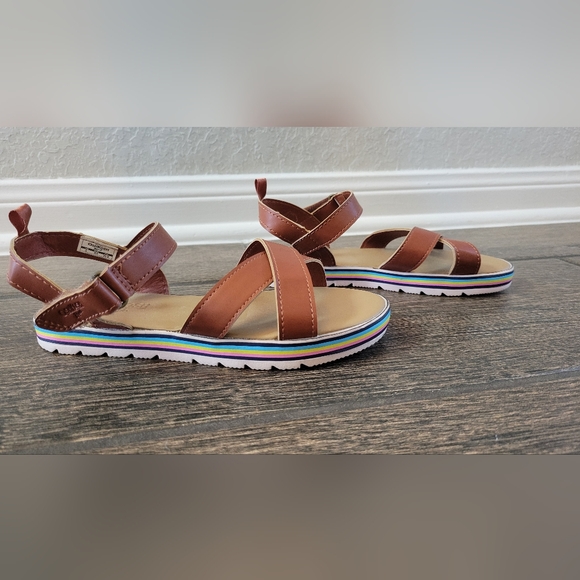 OSHKOSH B'Gosh Big Kid Girl Brown Rainbow Sandals Hook Loop Closure NWOT Size 2Y - Picture 2 of 6